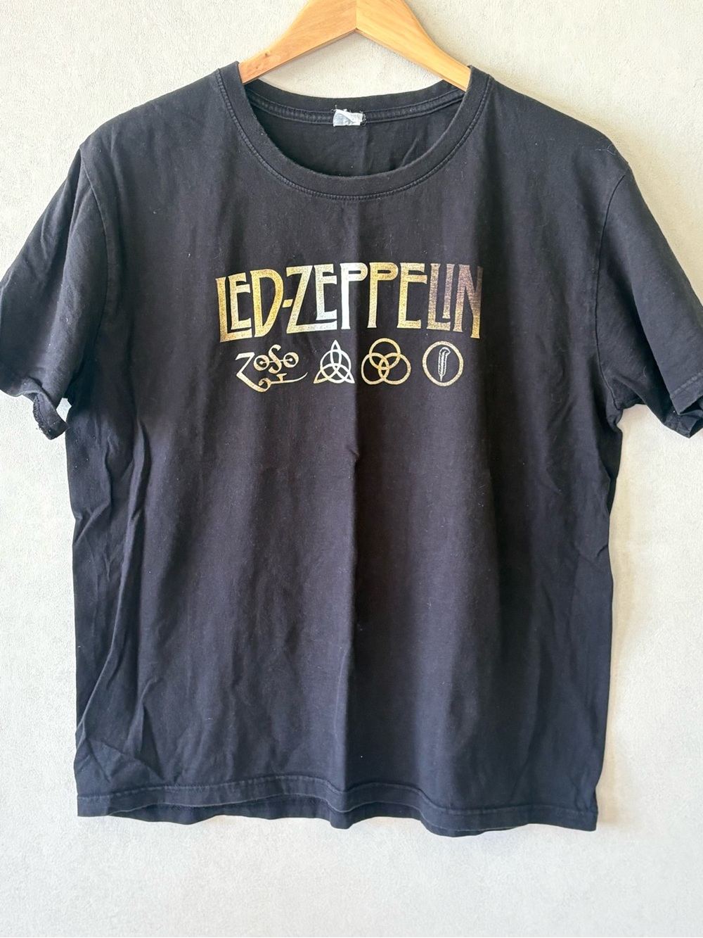 Led Zeppelin Black Graphic Tee - Band Logo medium